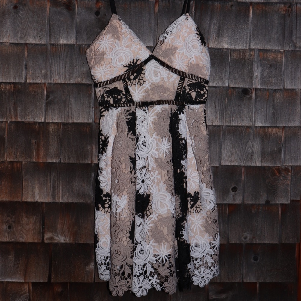 Romeo and Juliet dress size small